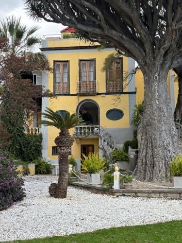 Hotel Buen Retiro Casa de la Música y el Sonido -1 estrellas en Güimar