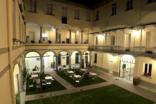 Amelié Lago d’Orta Hotel -1 estrellas en Omegna
