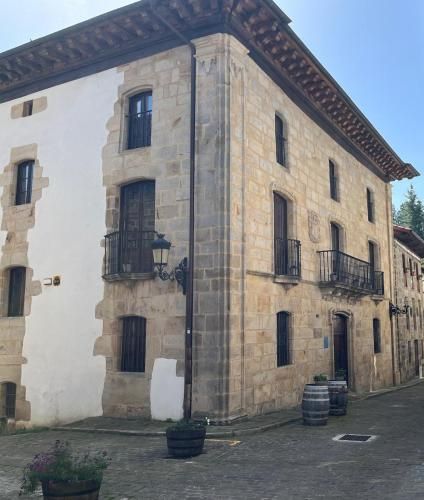 Palacio Soran 2 estrellas en Salinas de Léniz