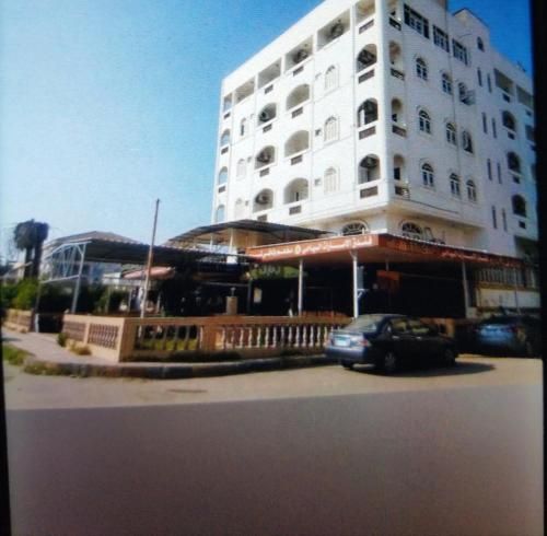 Emirates Hotel 4 estrellas en ‘Izbat al Burj