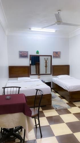 Dream Hotel 2
