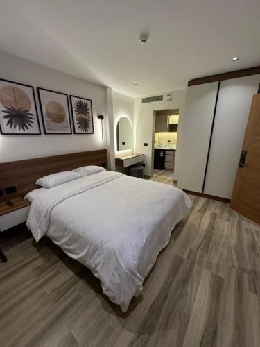 House 98 - Boutique Hotel Stay in Zayed 4 estrellas en Sheikh Zayed