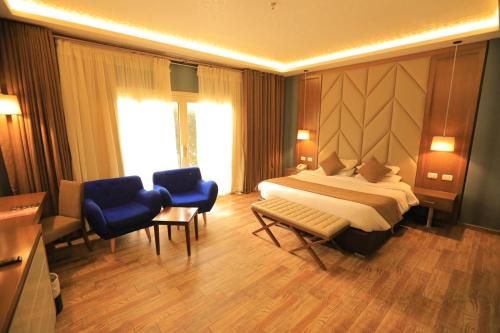 Kemzo Hotel 3