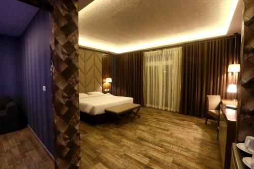 Kemzo Hotel 2