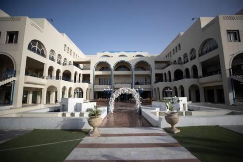 Oriental grand Plaza 3 estrellas en Madinat Al Ashir min Ramadan