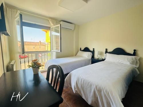 Hostal Valderas 3