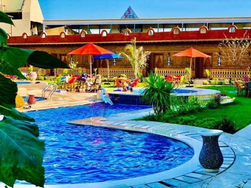 Tunis Pyramids Hotel - فندق اهرامات تونس 2