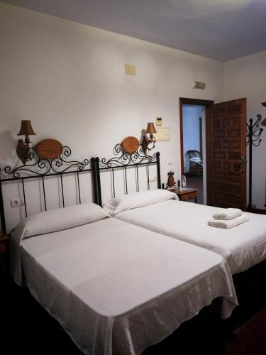 Hostal Casa Inés La Valerosa -1 estrellas en Las Navas de la Concepción