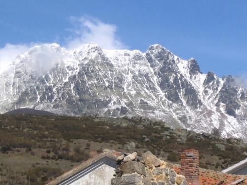 Hostal Asador La Montaña 2 estrellas en Triollo