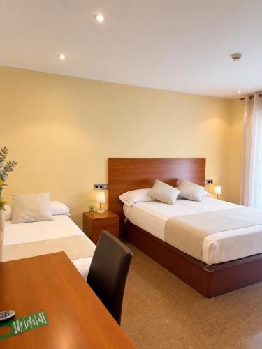 Hostal La Tina 2 estrellas en Puerto de la Selva