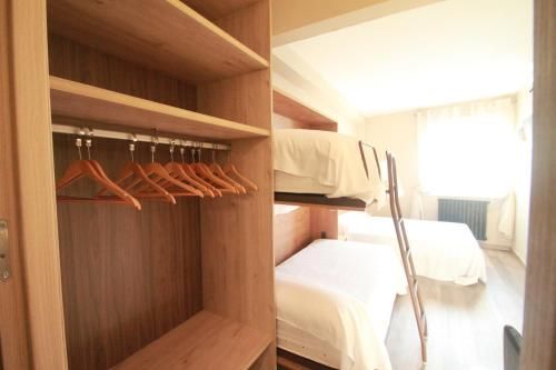 Hotel, H de l'Anton 3
