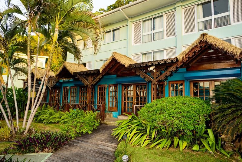 Doctors Cave Beach 2