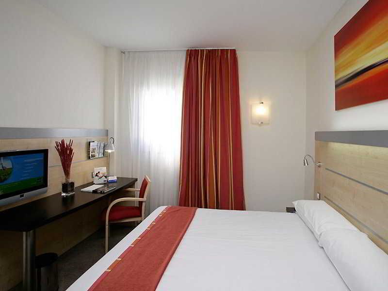 Holiday Inn Express Malaga Airport 2