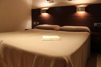 Royal Marina Gardens 3