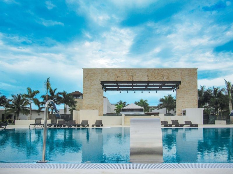 Royalton Blue Waters 1 Royalton Blue Waters 1