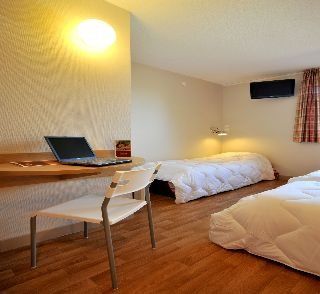 Balladins Poitiers Jaunay Clan 3