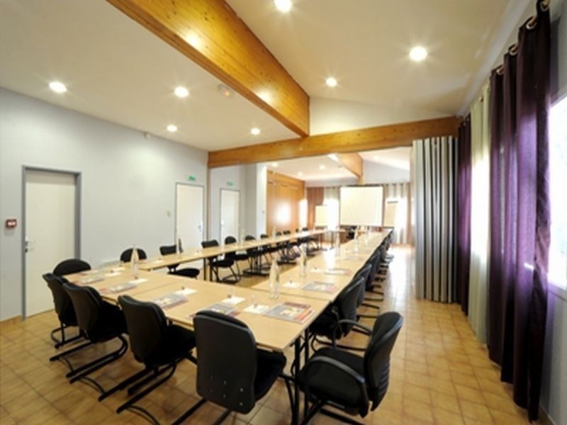 Trappes Balladins Hotel 2