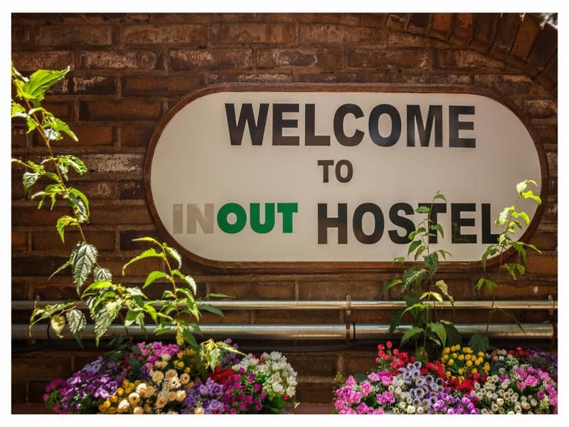 Inout Hostel+Bilhete Poble Espanyol