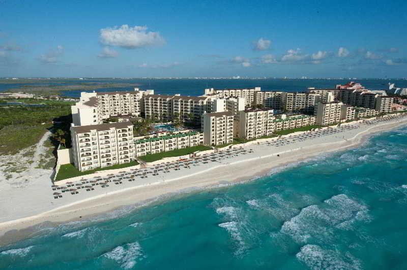 The Royal Islander - An All Suites Resort 2