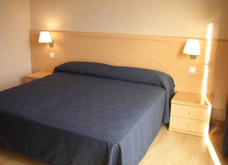 Puerta de Santillana 1