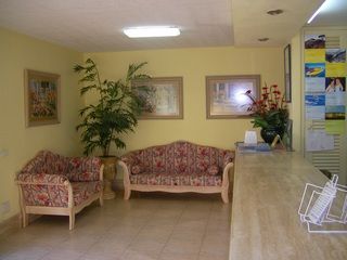 Elena Apartamentos 1