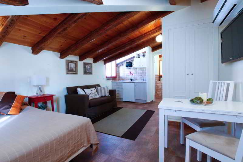 Apartamentos Camino del Prado 3