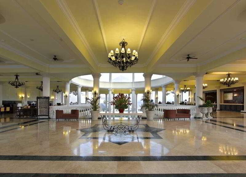 Grand Palladium Lady Hamilton Resort & Spa 2