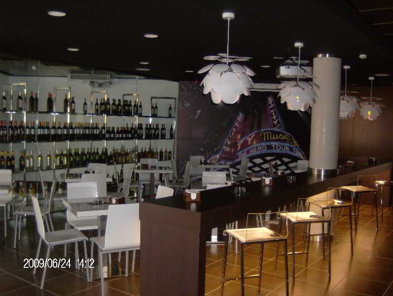 Tach Madrid Airport 2