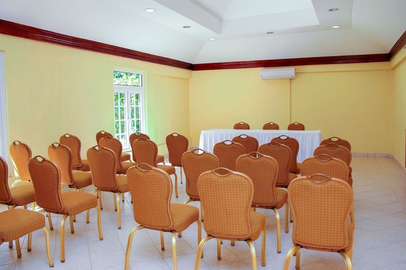 Rooms on the Beach Negril 3